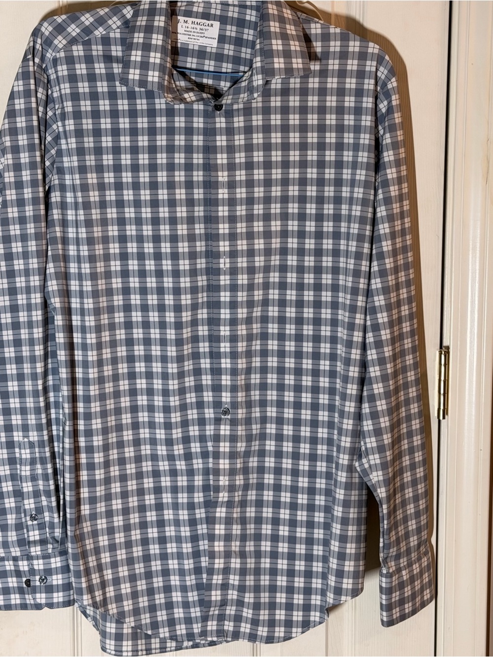 Haggar Men’s Gray and White Plaid Casual Button Down Shirt